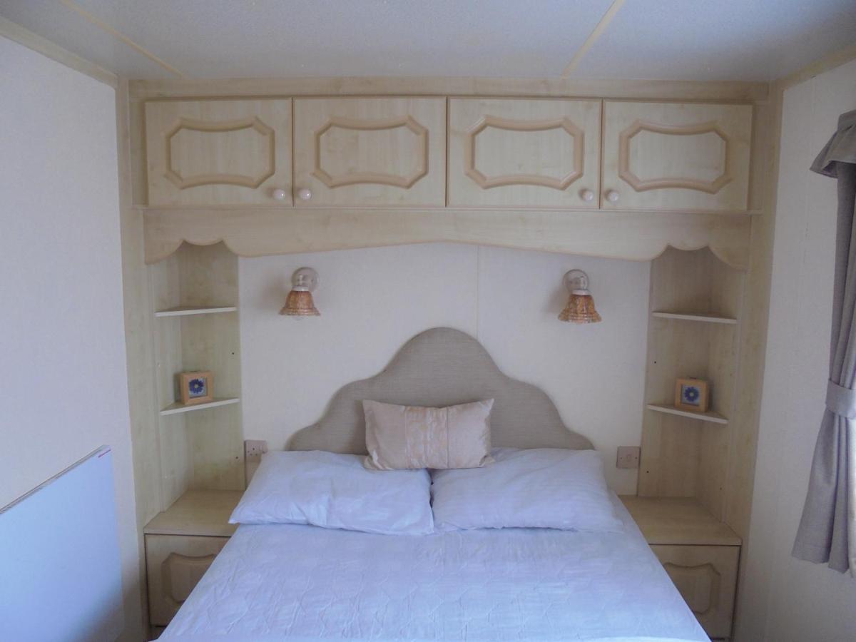 7 Berth On Coral Beach Granada II Apartment Инголдмелс Екстериор снимка